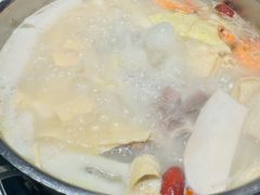 -三人行骨头王火锅(长寿店)