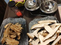 -蘑统田下·野生菌火锅