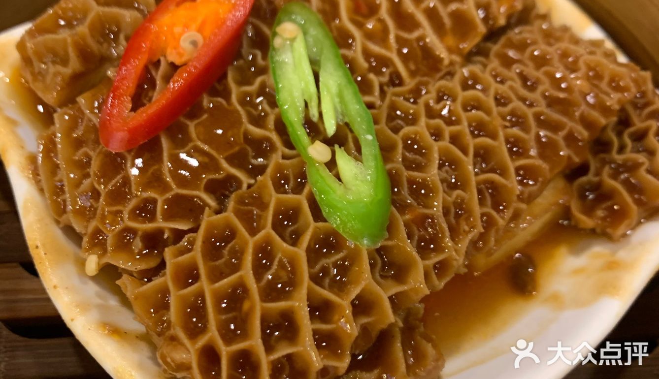 朋友约聚餐，五点半去拿位就开始排队了，太受欢迎