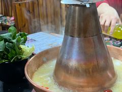 -果松木炭酸菜铜火锅·外婆参鸡汤