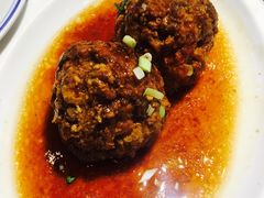 鸭蛋黄狮子头-梅飞酒家(桑园路店)