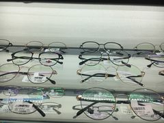 -LOGO眼镜·蔡司品牌折扣店(龙华清湖店)