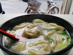 三鲜大馄饨-万寿斋(山阴路店)