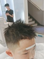 -PE SALON