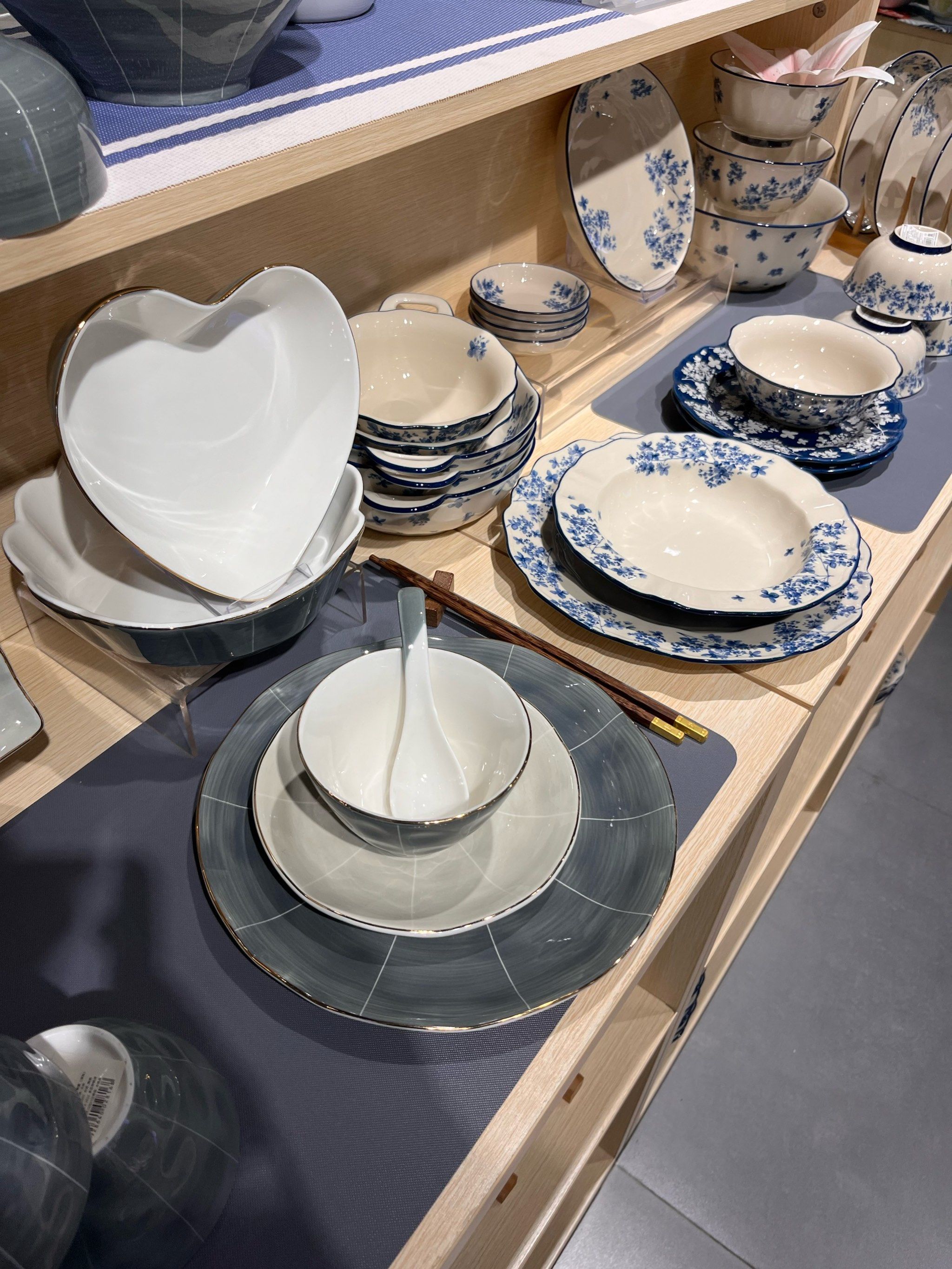 又该在这家家居小店选择什么样的碗筷