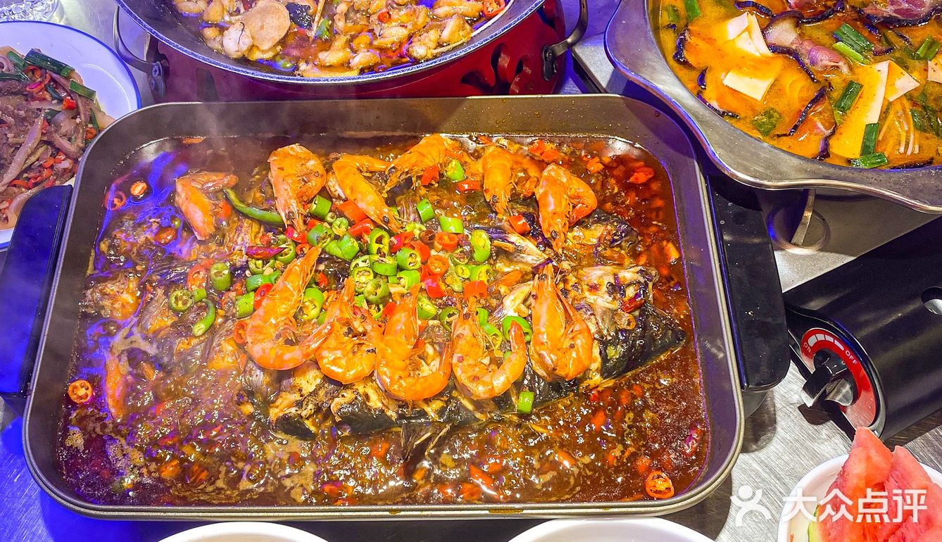 【招牌烤鱼】 招牌必点，基本上每桌都有这道菜️外皮烤