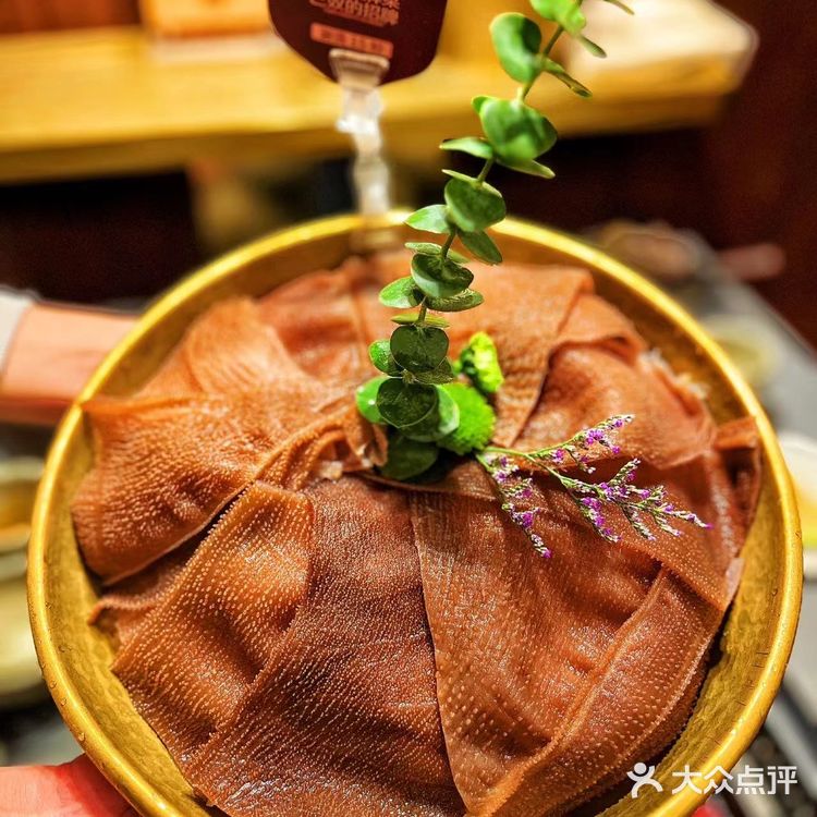 终于吃到了心心念念的巴奴毛肚火锅，不愧是福田火锅人气王🔥