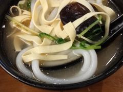 -丽虹云南过桥米线(兴工街店)