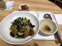 -轻蔬不用等·素食(江苏路店)