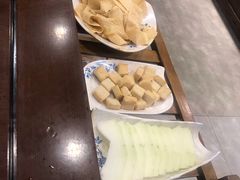 -亿诣蝎府炸酱面羊蝎子火锅(酷车小镇店)