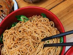 -爆炸头阿姨小四川正宗川味小吃(无任何分店)