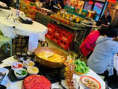 -鲜入围煮花胶鸡海鲜火锅