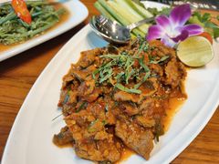 -Chom Cafe and Restaurant