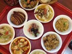-蓝田九大碗民俗食府(蓝田店)
