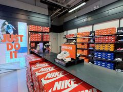 -百年港湾奥特莱斯(香炉礁店)