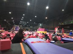 -嘿哟动霸CHUA·新潮玩运动娱乐中心·蹦床滑冰团建乐园