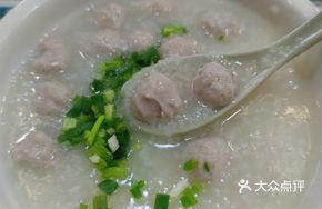 Guangdong-style Meatball Porridge