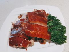 烤乳猪-香港新发烧腊茶餐厅(书城店)