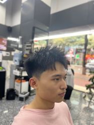 点击看大图 -藤野造型专业烫染接发