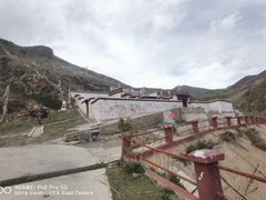 -比如骷髅墙景区