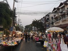 -周日夜市