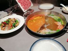 -伴山牛贵州黄牛肉火锅·苗疆非遗艺术餐厅(上海首店)