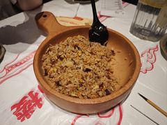 -肥肥虾庄·金牌油焖大虾(汉街SKP店)