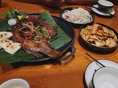 -老滇山寨•云南特色菜•地方菜•民族风情歌舞表演(金碧店)