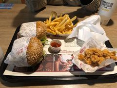 -The Habit Burger Grill 哈比特汉堡(复兴soho店)