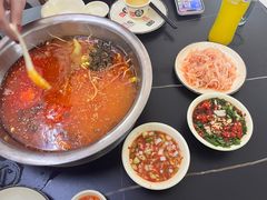 -周良天山牛杂城(天山路总店)