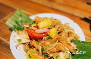 Street-Style Crushed Boneless Chicken Feet