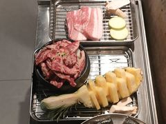 -蚂蚁洞·烤肉大营地(上海静安大悦城店)