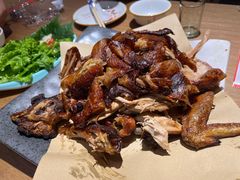 坑烤大公鸡-民窑私烤土窑坑烤大公鸡