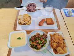-老乡鸡(上海白玉兰广场店)