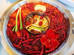 -茅草房·河畔园林火锅