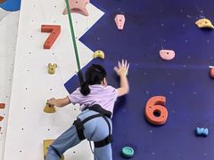 -攀猩儿童攀岩馆(宝乐汇店)