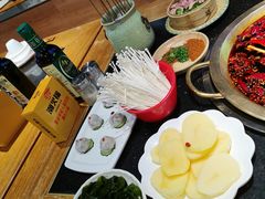 -潮火锅·麻辣牛肉火锅(观音桥方圆·LIVE店)