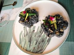 黑松露墨鱼菌菇饭-蜜桃花开·中西融合菜E&W(南长街店)