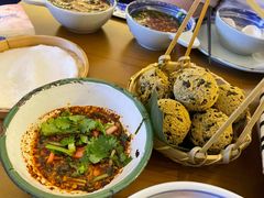 -包整·丝娃娃(一览甲秀楼风景店)