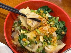 -爆炸头阿姨小四川正宗川味小吃(无任何分店)