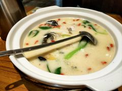 -泉畔人家·老济南经典鲁菜(大明湖店)