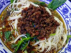 -渝之汇牛肉豌杂面