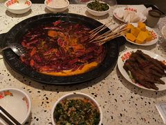 -红九格老火锅(三峡广场店)
