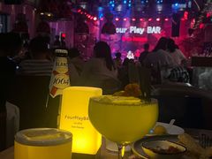 -FOUR PLAY BAR