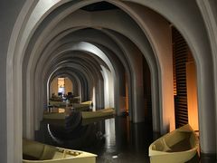 -涨巢·潮玩水疗局