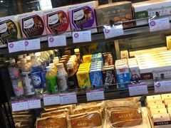 面包甜点陈列柜-凯司令西点房(虹桥路站店)