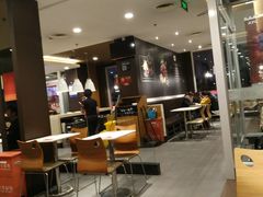 用餐区-肯德基(大兴火车站店)