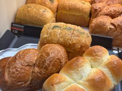 -HOT CRUSH趁热集合·现烤面包(上海环球港店)