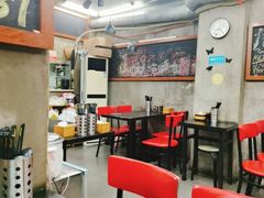 大堂-丽影重庆小面(定西路店)