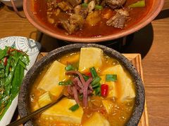 香煎石屏豆腐-云海肴·汽锅鸡·云南代表菜(天山百盛优客店)